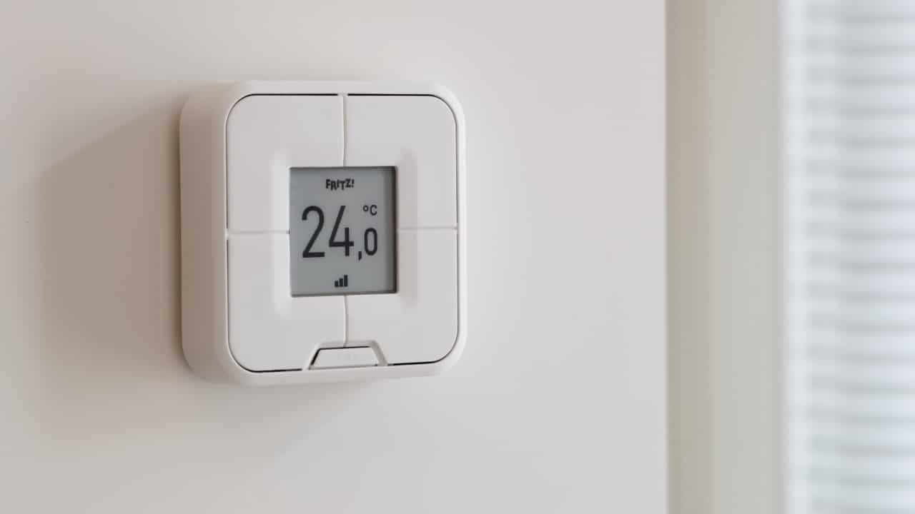 Heizkörperregler Neu Design Thermostat Heizungsregler Schwarz Weiss Grau  HANZ DE